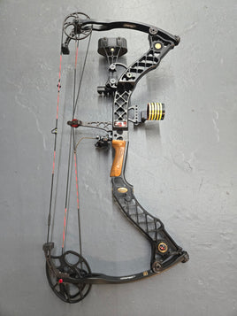 MATHEWS Z7 27.5 IN. Left Hand  70# Hunting Bow Used