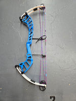 Hoyt Altus Fx 40-50# RH Includes  #1 & #2 Cam Used